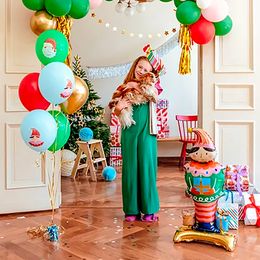 Bildspel - Folieballong Julnisse med Paket