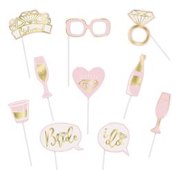 Kuvausrekvisiitta Polttarit