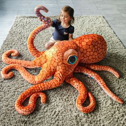 Lysbildefremvisning - Gigantisk Blæksprutte Bamse