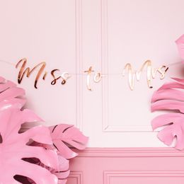 Lysbildefremvisning - Guirlande Miss to Mrs Rosaguld