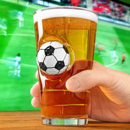 Lysbildefremvisning - Ølglas med Fodbold