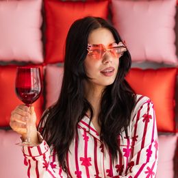 Bildspel - Glasögon Hjärtformade Röd