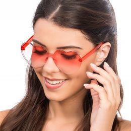 Bildspel - Glasögon Hjärtformade Röd