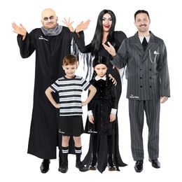 Lysbildefremvisning - Gomez The Addams Family Kostume