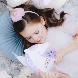 Diaesitys - Onnittelukortti Yksisarvinen