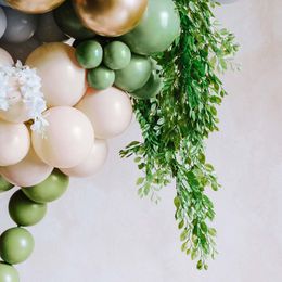 Bildspel - Hängande Blad Gröna