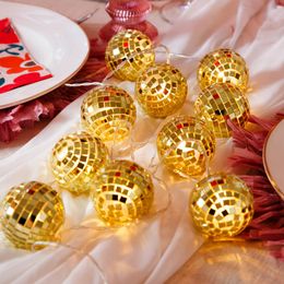 Diaesitys - LED-valosarja diskopallot kulta