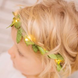 Bildspel - LED Slinga Löv Grön