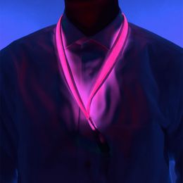 Bildspel - Lysande LED Nyckelband