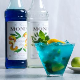 Lysbildefremvisning - Monin Blue Curacaosirup