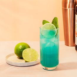 Lysbildefremvisning - Monin Blue Curacaosirup
