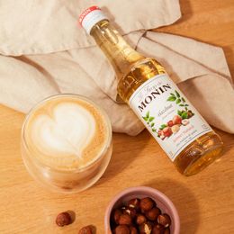 Lysbildefremvisning - Monin Hazelnut Syrup 25 cl