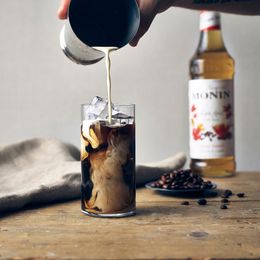 Lysbildefremvisning - Monin Maple Spice Syrup