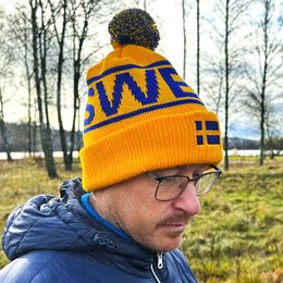 Lysbildefremvisning - Strikket Lue Pom Pom Sweden Winter Retro