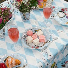 Lysbildefremvisning - Borddug Alice Wonderland