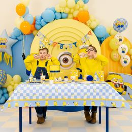 Bildspel - Pappersduk Minions