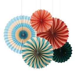 Pappersfjädrar Cirkus