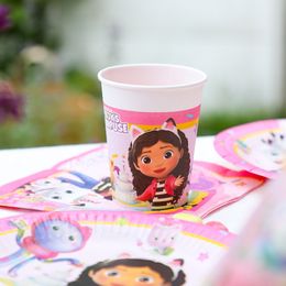 Lysbildefremvisning - Pappkopper Gabbys Dukkehus