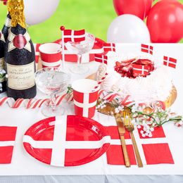 Lysbildefremvisning - Papirsugerør Danske Flagg