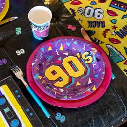 Lysbildefremvisning - Paptallerkener 90s Party