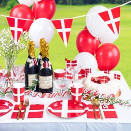 Lysbildefremvisning - Papptallerkener Danmark