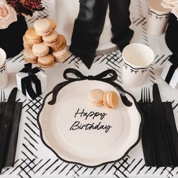 Bildspel - Papperstallrikar Happy Birthday Rosett