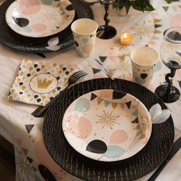 Diaesitys - Pahvilautaset Juhlat