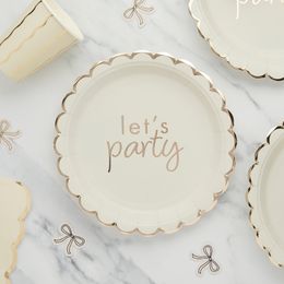 Bildspel - Papperstallrikar Let's Party Cremevit Rosett