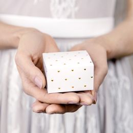 Bildspel - Presentboxar med Hjärtan Vit