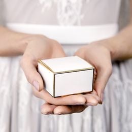 Bildspel - Presentboxar Vit/Guld