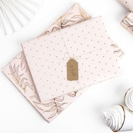 Bildspel - Presentpapper Prickigt/Löv Pastellrosa