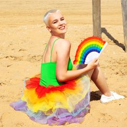 Lysbildefremvisning - Regnbuefarvet Kjole