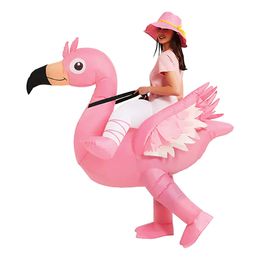 Lysbildefremvisning - Ridende Flamingo Oppblåsbar Karnevalskostyme