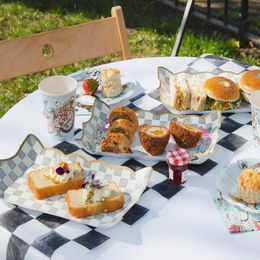 Bildspel - Serveringsfat Alice Wonderland