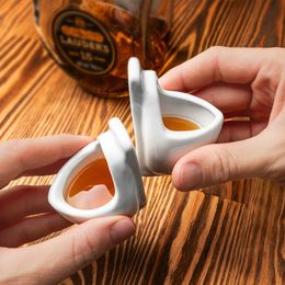 Diaesitys - Shottilasi Urinaari