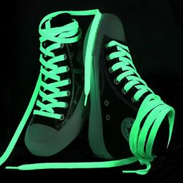 Bildspel - Självlysande Skosnören