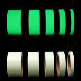 Diaesitys - Itsevalaiseva Teippi