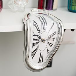 Diaesitys - Sulava Salvador Dalin Kello