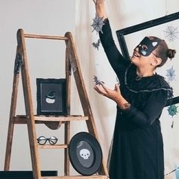 Lysbildefremvisning - Loftsdekorationer Happy Halloween