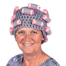 Tädin Hattu Hiusrullilla