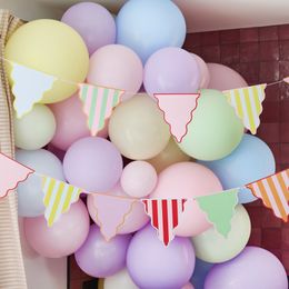 Bildspel - Vimpelgirlang Bright Banquet