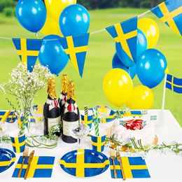 Bildspel - Vimpelgirlang Sverigeflaggor