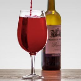 Lysbildefremvisning - Gigantisk Vinglass