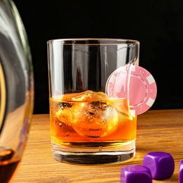 Bildspel - Whiskyglas med Pokerchip