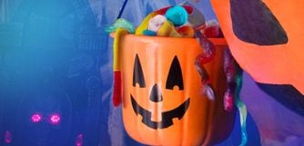 Halloweengodis, Bus eller godis